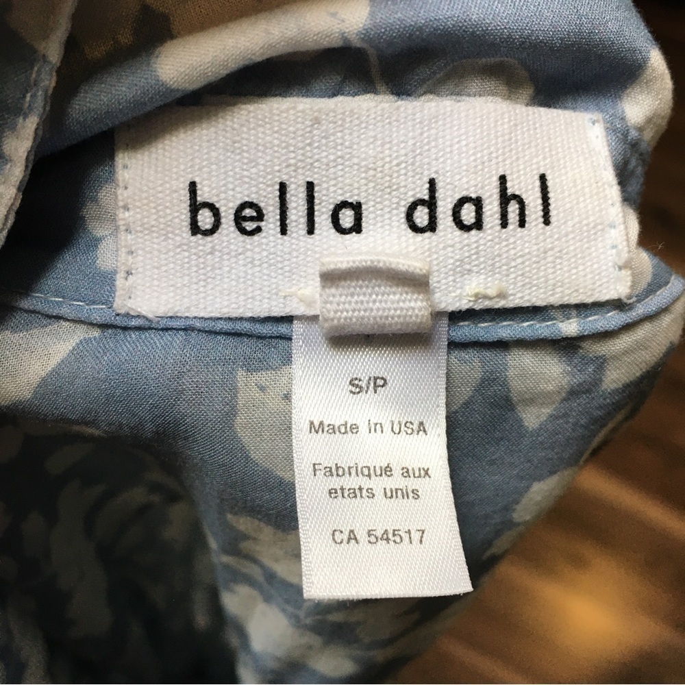 BELLA Dahl Blue White Floral Button Up Hipster Blouse - Picture 5 of 7